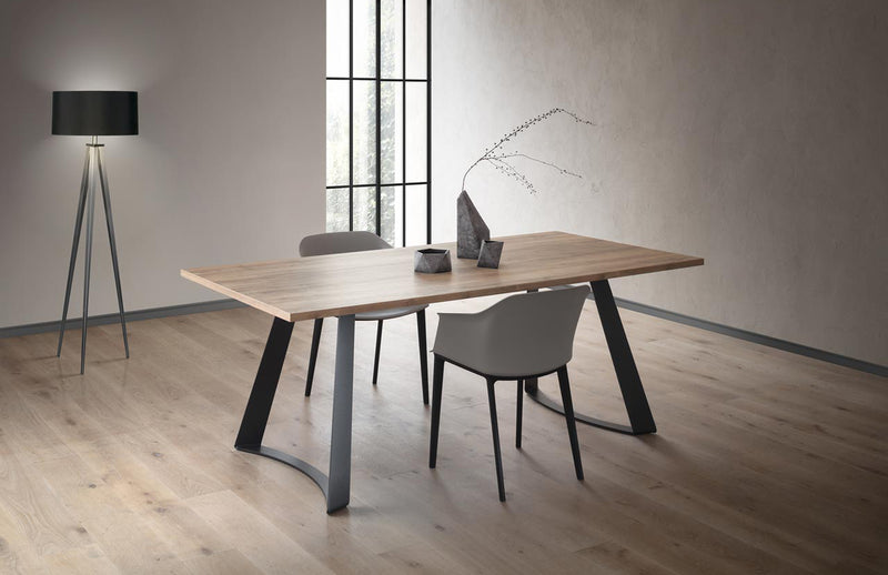 BRUNO DINING TABLE