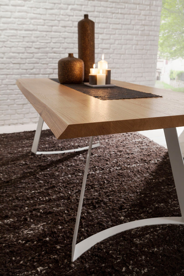 BRUNO DINING TABLE